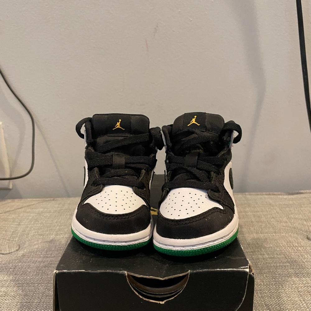Jordan 1 mid se (TD)